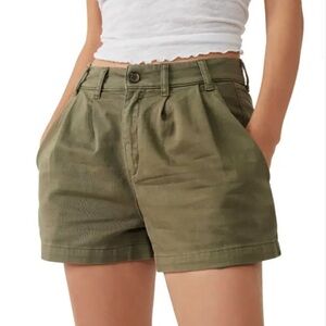Free People Billie Pleated Chino Shorts Forest Green NWOT Size 4